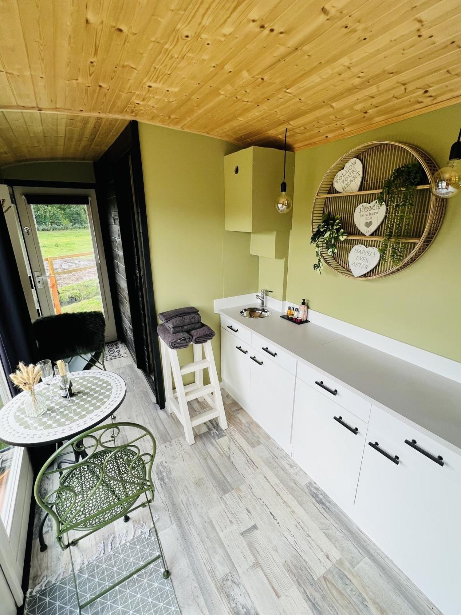 Magnolia Hoeve - Unieke Bestemming Voor Paardenliefhebbers En Bijzondere Overnachtingen In De Natuur Ledeacker Exteriör bild